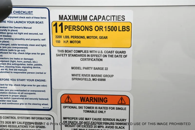 Slide: The Image of Sun Tracker Party Barge 22 DLX STORM DAMAGE DISCOUNT 2026 - 33