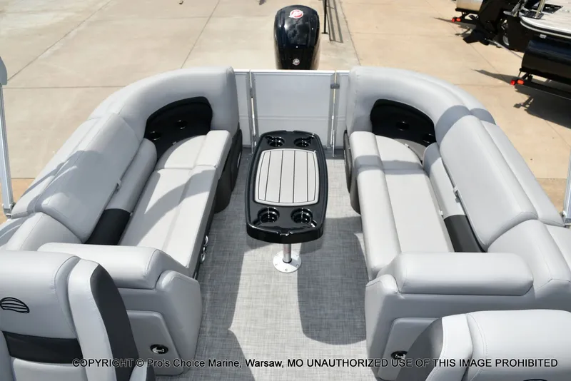 Slide: The Image of Sun Tracker Party Barge 22 DLX STORM DAMAGE DISCOUNT 2026 - 39