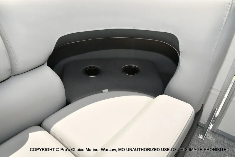 Slide: The Image of Sun Tracker Party Barge 22 DLX STORM DAMAGE DISCOUNT 2026 - 52