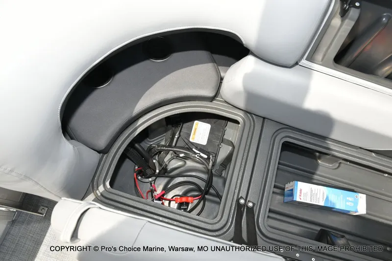 Slide: The Image of Sun Tracker Party Barge 22 DLX STORM DAMAGE DISCOUNT 2026 - 56