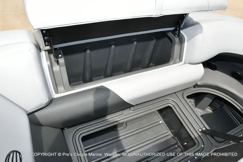 Slide: The Image of Sun Tracker Party Barge 22 DLX STORM DAMAGE DISCOUNT 2026 - 72