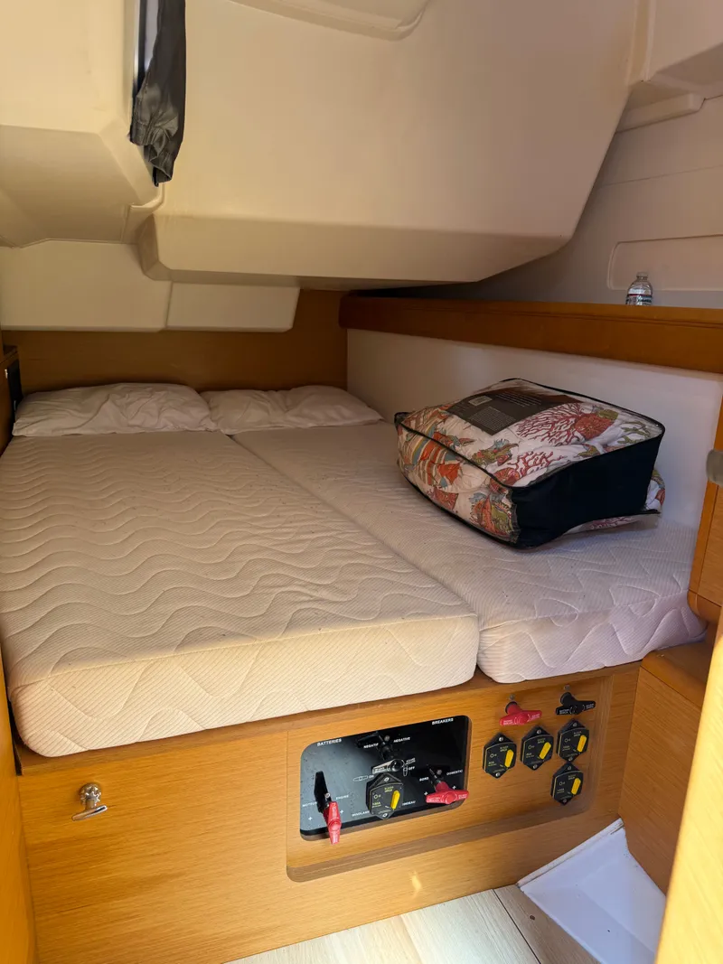 Slide: The Image of Jeanneau J469 2016 - 16