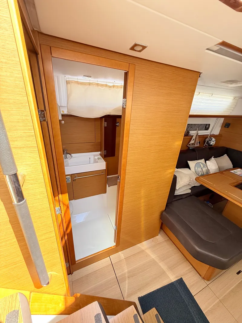 Slide: The Image of Jeanneau J469 2016 - 23