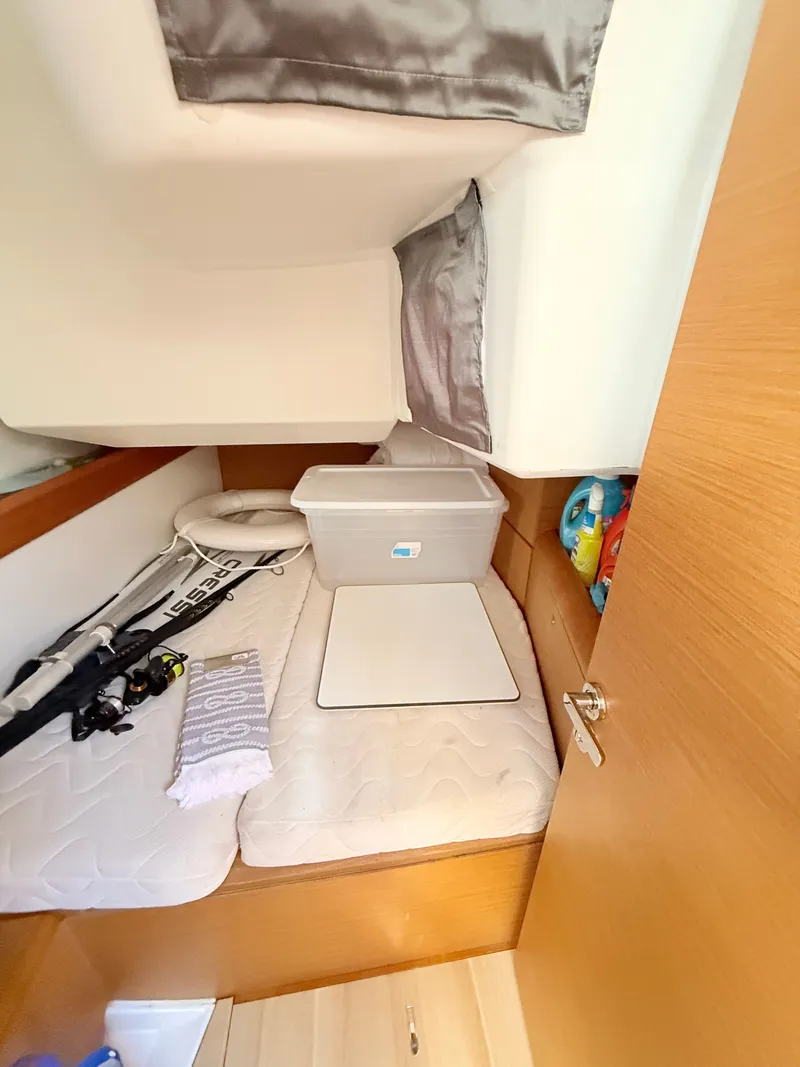 Slide: The Image of Jeanneau J469 2016 - 27