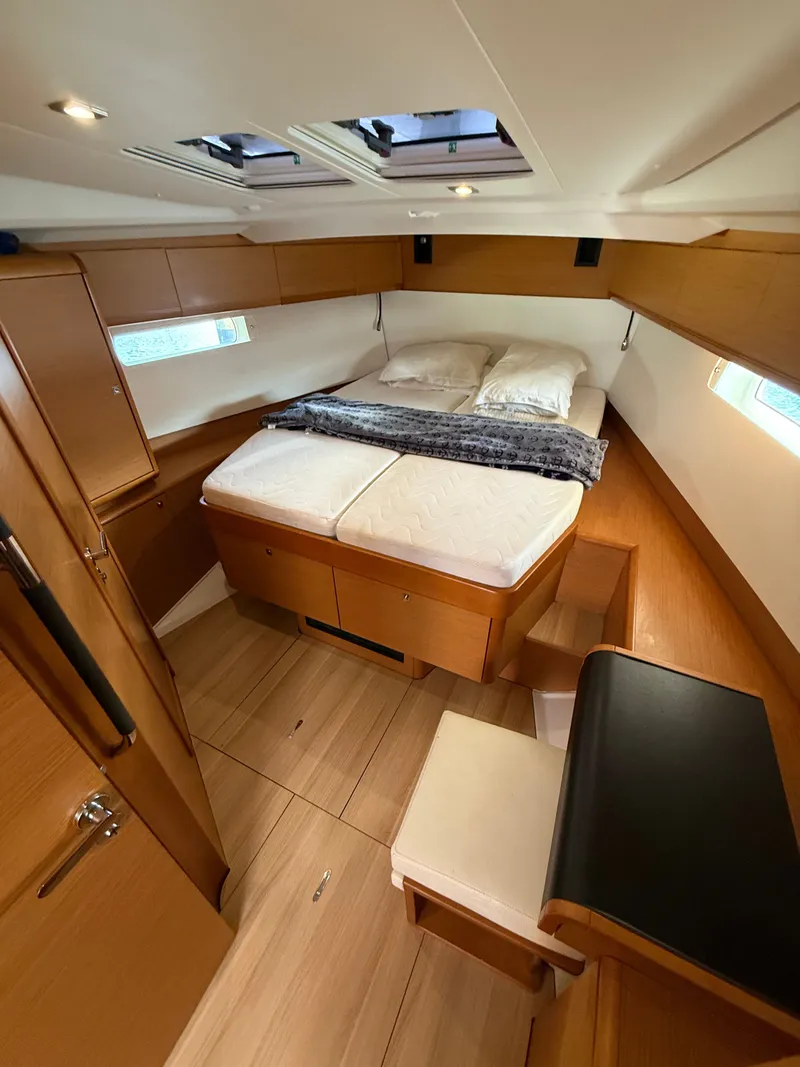 Slide: The Image of Jeanneau J469 2016 - 48