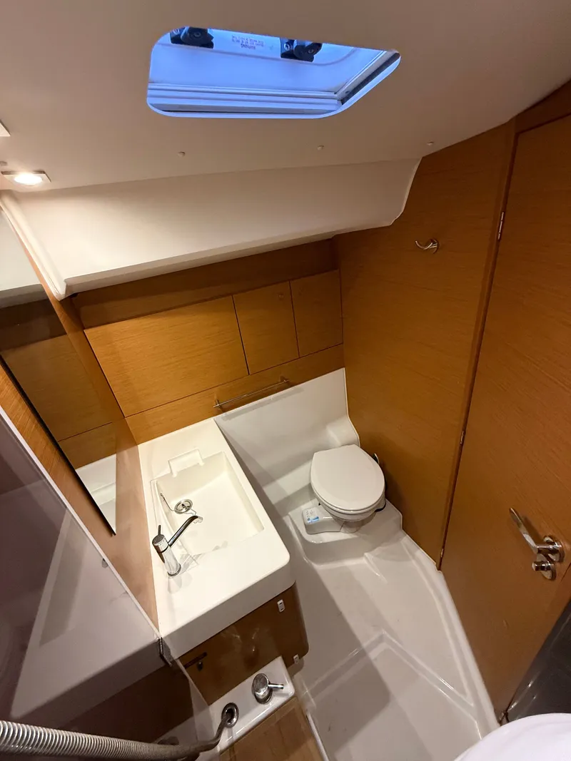 Slide: The Image of Jeanneau J469 2016 - 53