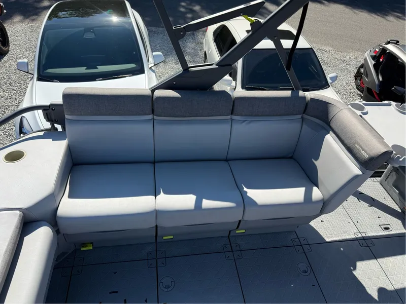 Slide: The Image of Sea-Doo Switch Cruise 21 - 230 HP 2022 - 8