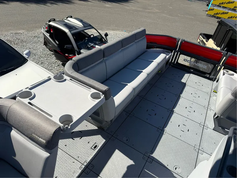 Slide: The Image of Sea-Doo Switch Cruise 21 - 230 HP 2022 - 9