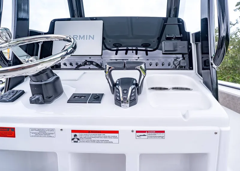 Slide: The Image of Sea Hunt Ultra 265 SE 2026 - 20