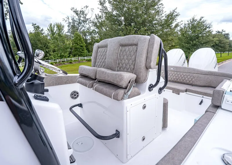 Slide: The Image of Sea Hunt Ultra 265 SE 2026 - 22