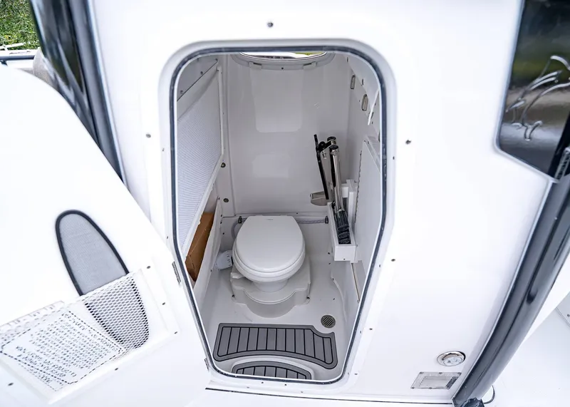 Slide: The Image of Sea Hunt Ultra 265 SE 2026 - 25