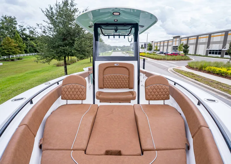 Slide: The Image of Sea Hunt Ultra 255 SE 2026 - 23