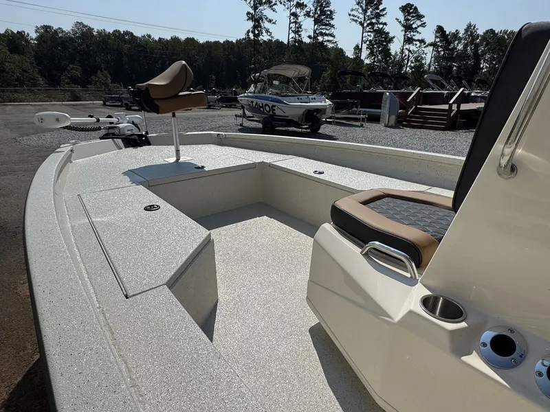 Slide: The Image of Xpress H22B Bay 2026 - 6