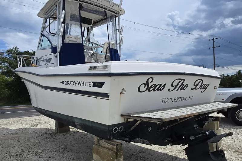 Slide: The Image of 1992 Grady-White Sailfish 25 Sportbridge boat named "Seas The Day" in Tuckerton, NJ. - 10