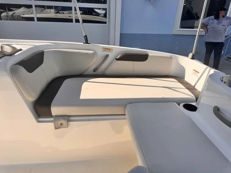 Slide: The Image of Bayliner Element 2018 - 12