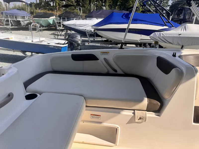 Slide: The Image of Bayliner Element 2018 - 13