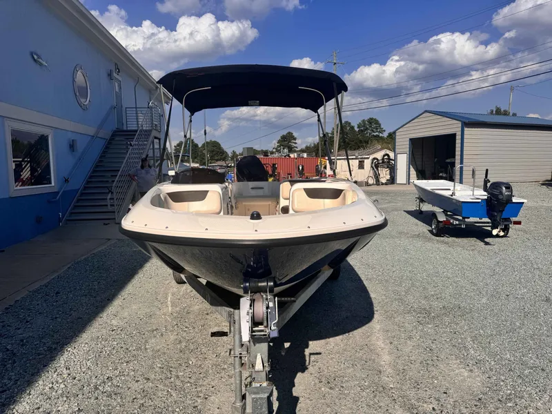 Slide: The Image of Bayliner Element 2018 - 3