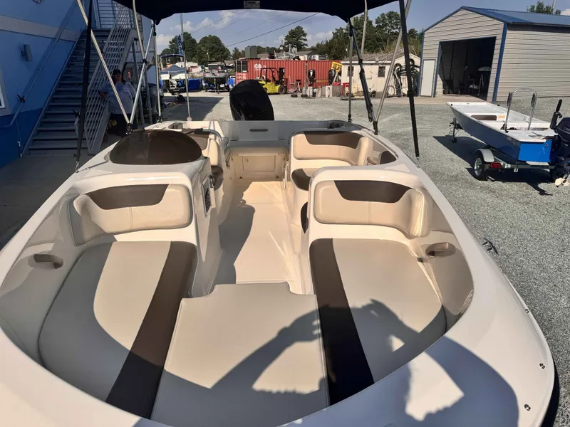 Slide: The Image of Bayliner Element 2018 - 4