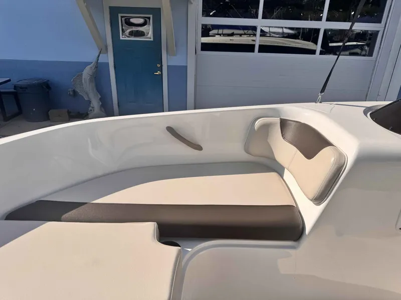 Slide: The Image of Bayliner Element 2018 - 6