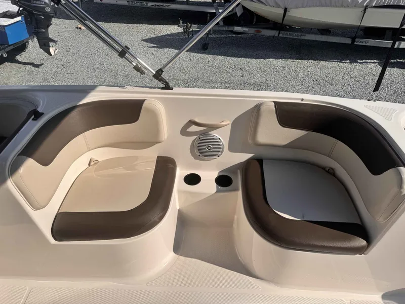 Slide: The Image of Bayliner Element 2018 - 8