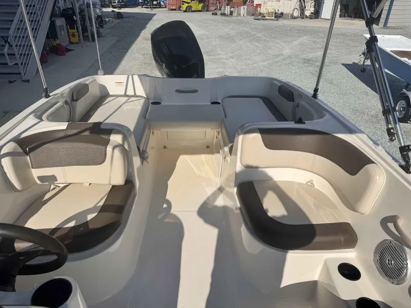 Slide: The Image of Bayliner Element 2018 - 9