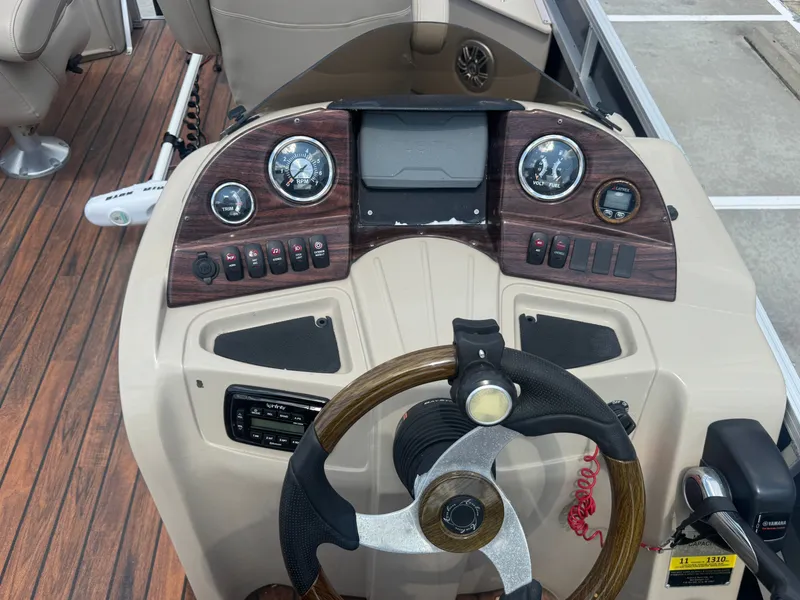 Slide: The Image of Avalon QF 2385 2016 - 13