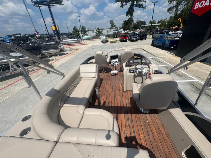 Slide: The Image of Avalon QF 2385 2016 - 19