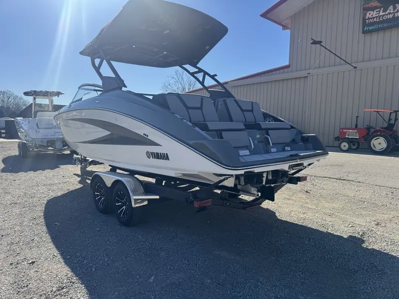 Slide: The Image of Yamaha 255XE 2025 - 3