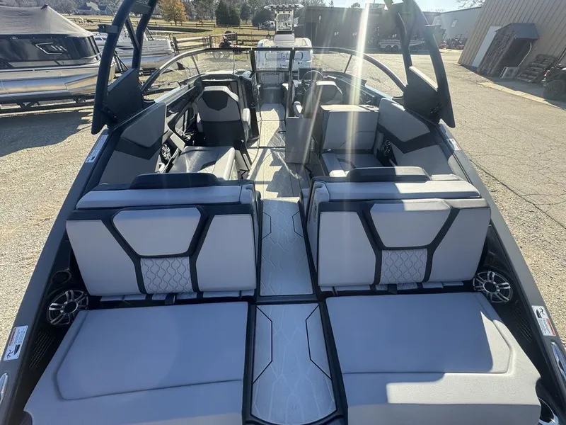 Slide: The Image of Yamaha 255XE 2025 - 5