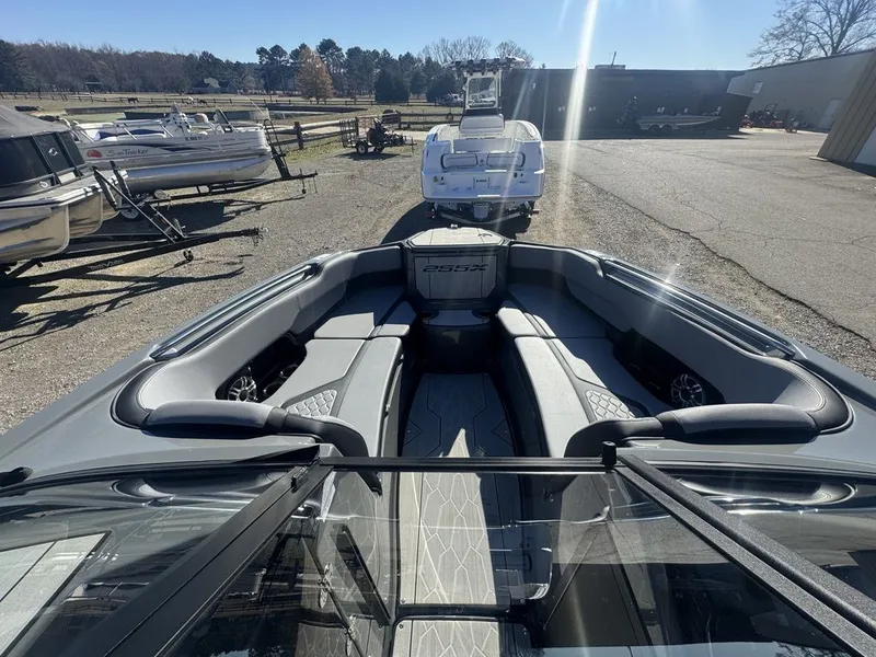 Slide: The Image of Yamaha 255XE 2025 - 8