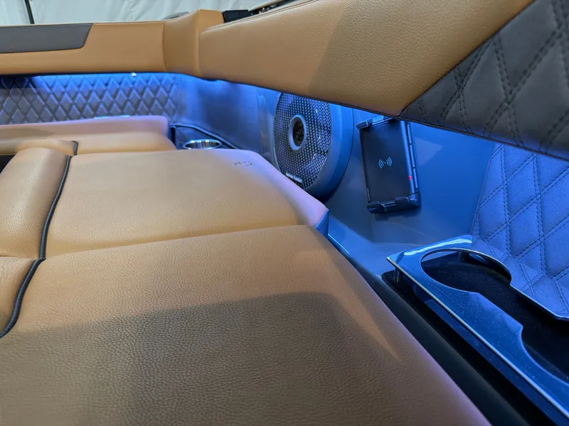 Slide: The Image of Cobalt R31 Surf 2026 - 15