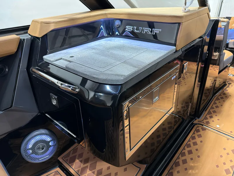 Slide: The Image of Cobalt R31 Surf 2026 - 18