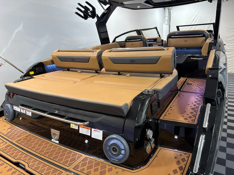 Slide: The Image of Cobalt R31 Surf 2026 - 6