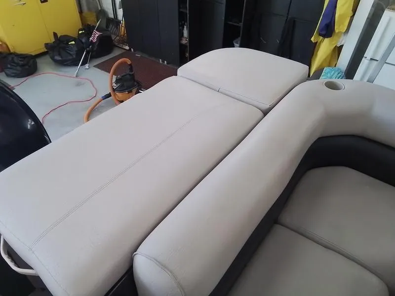 Slide: The Image of Premier 240SUNSATION 2012 - 18