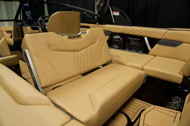 Slide: The Image of MasterCraft XT23 2026 - 11