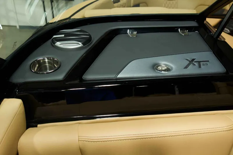 Slide: The Image of MasterCraft XT23 2026 - 15