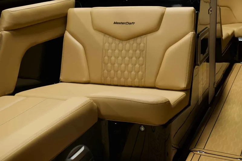 Slide: The Image of MasterCraft XT23 2026 - 16