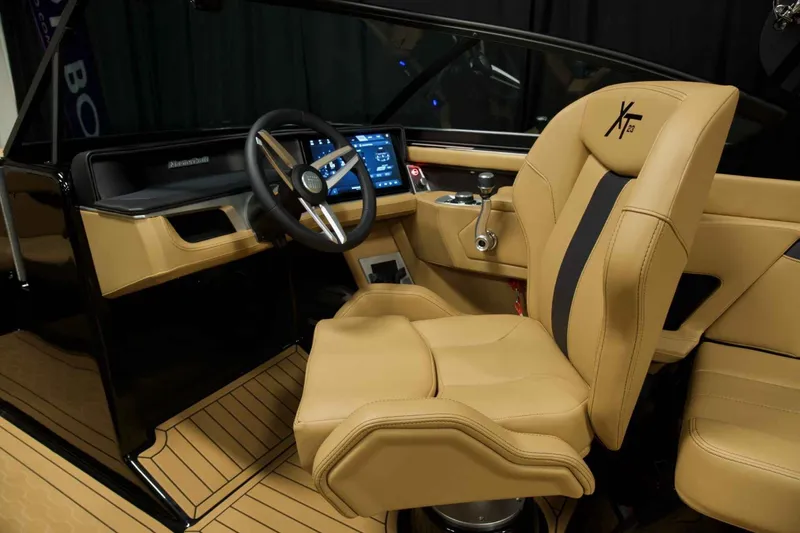 Slide: The Image of MasterCraft XT23 2026 - 17