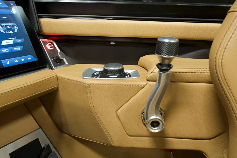 Slide: The Image of MasterCraft XT23 2026 - 18