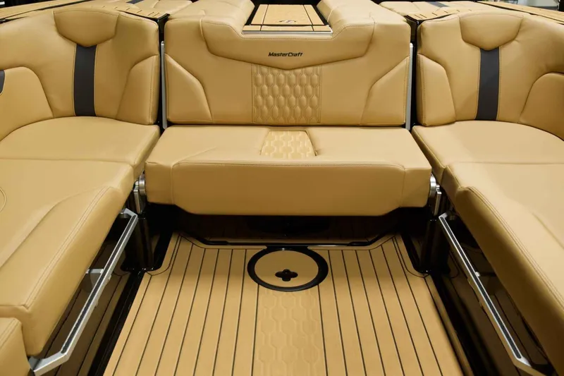 Slide: The Image of MasterCraft XT23 2026 - 7