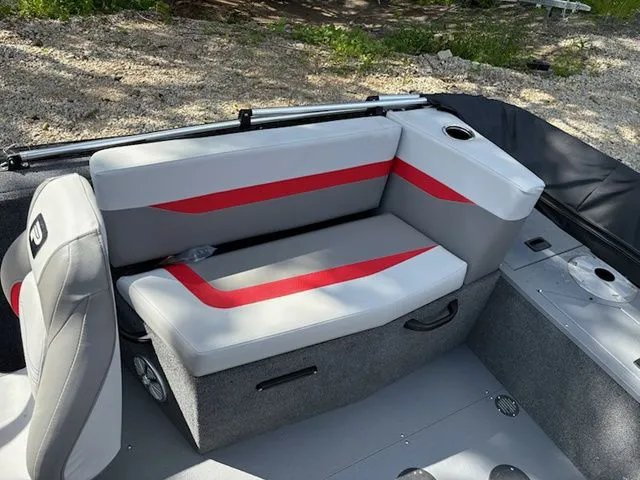 Slide: The Image of Princecraft Sport 175 2025 - 7