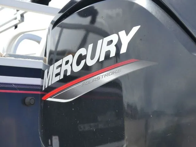 Slide: The Image of Sun Tracker Fishin' Barge 20 DLX 2015 - 11