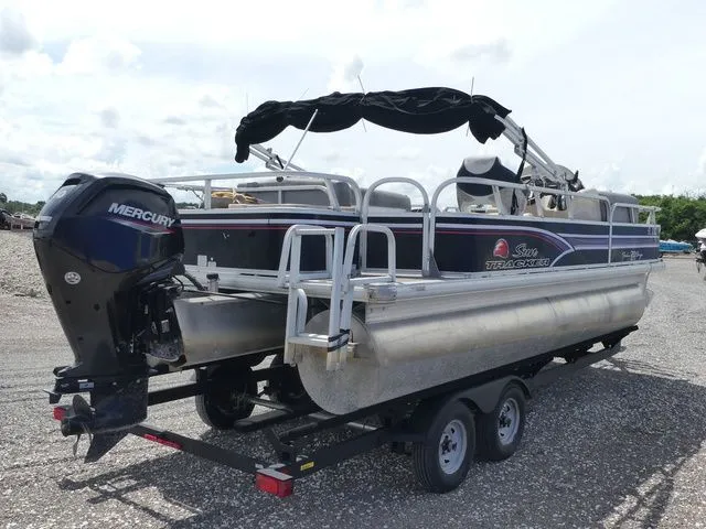 Slide: The Image of Sun Tracker Fishin' Barge 20 DLX 2015 - 4