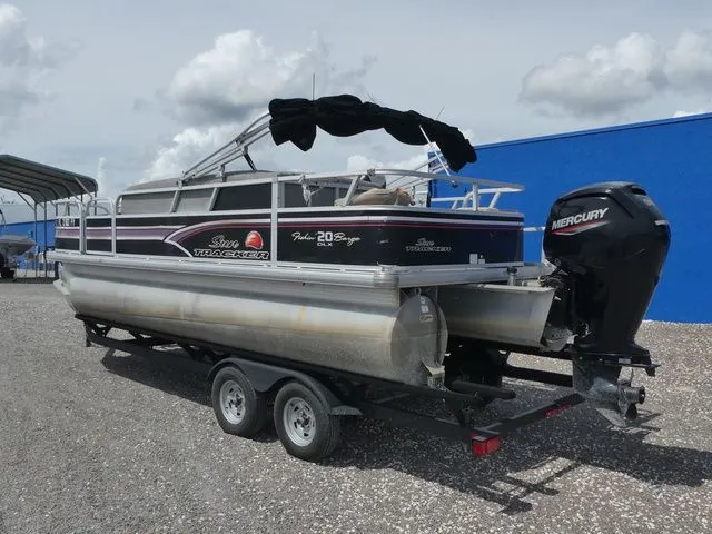 Slide: The Image of Sun Tracker Fishin' Barge 20 DLX 2015 - 6