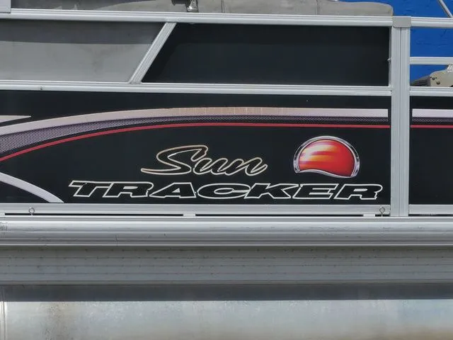 Slide: The Image of Sun Tracker Fishin' Barge 20 DLX 2015 - 8