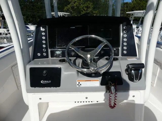 Slide: The Image of Robalo R242EX 2021 - 11