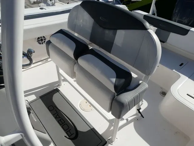 Slide: The Image of Robalo R242EX 2021 - 13