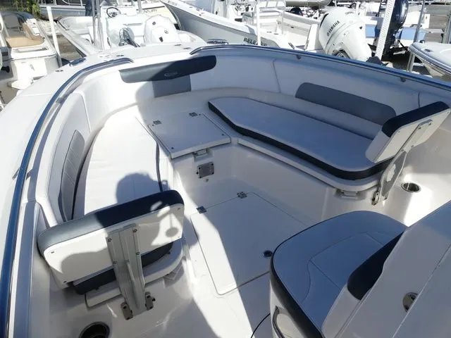 Slide: The Image of Robalo R242EX 2021 - 14