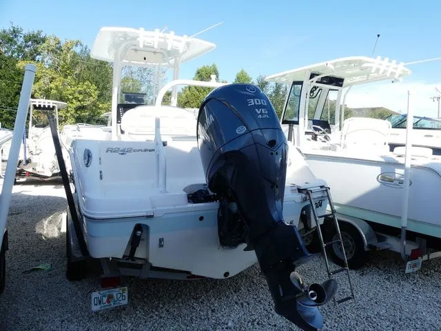 Slide: The Image of Robalo R242EX 2021 - 3