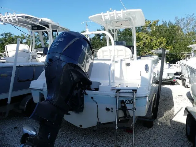 Slide: The Image of Robalo R242EX 2021 - 4